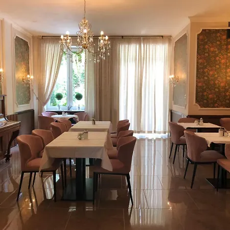 Am Schloss Отель 2*