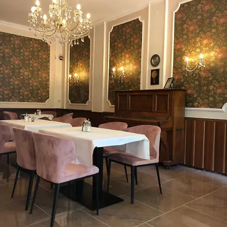 Ξενοδοχείο Am Schloss 2*